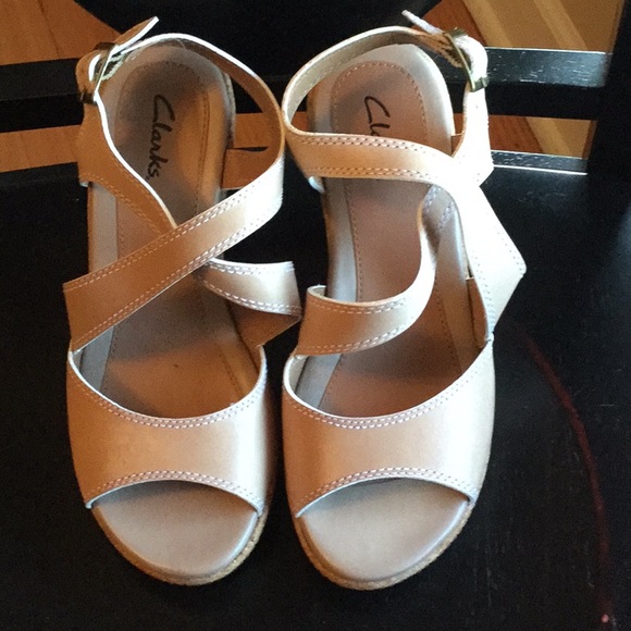 clarks chartli deva pump